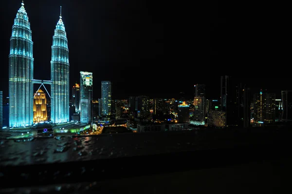Kuala lumpur - 10 april: allmän översikt över petronas twin towers på — Stockfoto