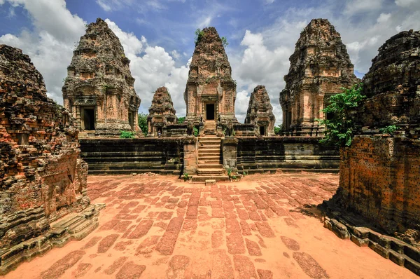 Templo de khmer budista antigo no complexo de Angkor Wat, Siem Reap C — Fotografia de Stock