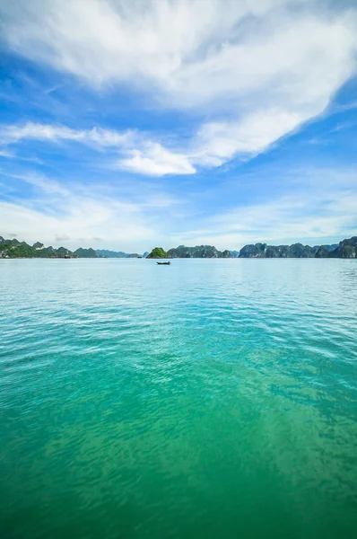 絵のように美しい海の風景。ベトナムのハロン湾 — ストック写真