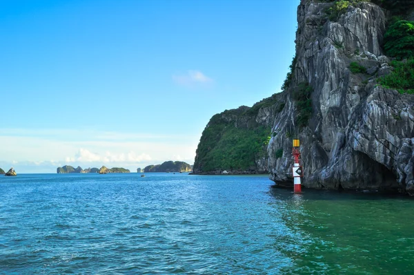 Pittoreska havslandskap. Ha Long Bay, Vietnam — Stockfoto