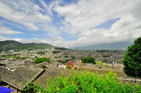 Lijiang Çin eski şehir sokakları ve binaları — Stok fotoğraf