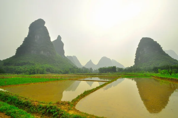 Li flod bergslandskap i Yangshuo Guilin — Stockfoto