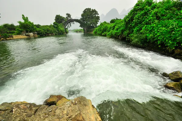 Guilin Li ποταμός Karst ορεινό τοπίο στο Yangshuo — Φωτογραφία Αρχείου