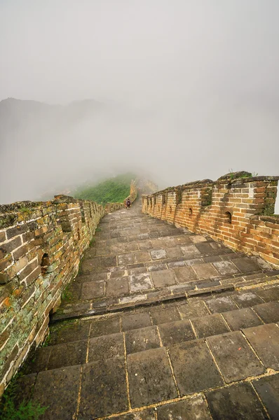Great Wall fog over mountains in Beijing — Stock Photo, Image