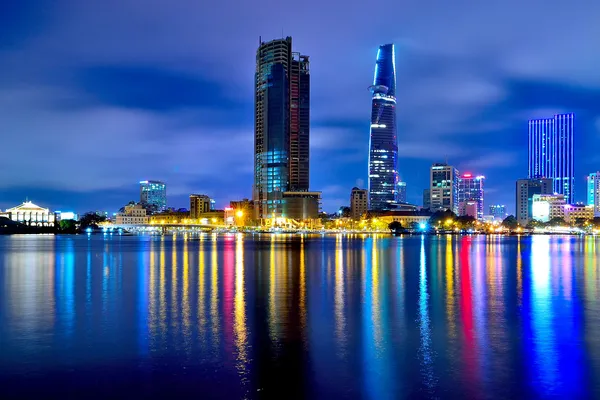 Ciudad por la noche — Foto de Stock