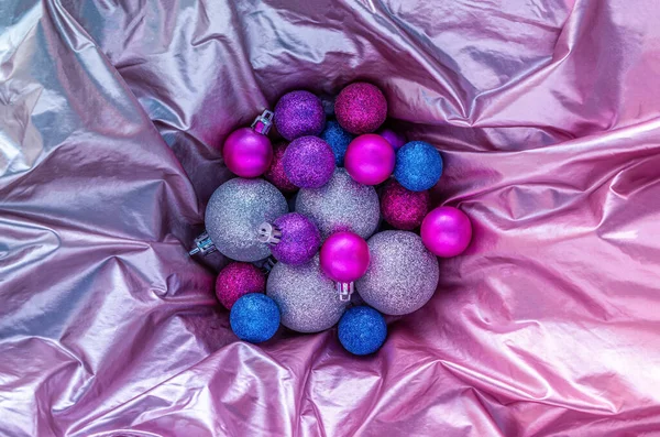 2022 Christmas Tree Balls Shiny Holographic Gradient Background Luxury Texture — Stock Photo, Image