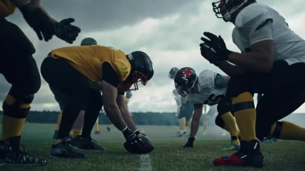 Jogadores de futebol americano — Vídeo de Stock