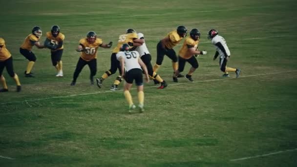 Professionisti Giocare a Football Americano — Video Stock