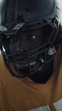 Dikey Ekran Amerikan Futbolcusu