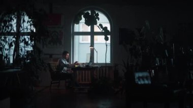 Yaratıcı Ofis Uzmanı