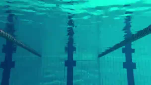 Nageur sous-marin dans la piscine — Video