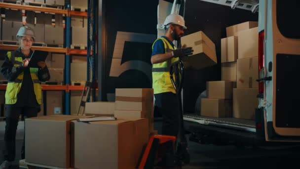 Warehouse Workers loading Van Vehicle — Stock Video