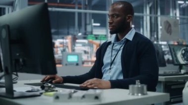 Otomobil Fabrikasında Bilgisayar Mühendisi