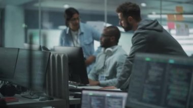 Ofiste Bilgisayar üzerine Takım Çalışması