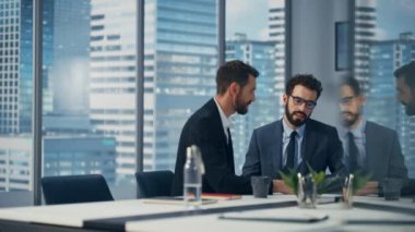 Ofis İki İş Adamları Toplantısı