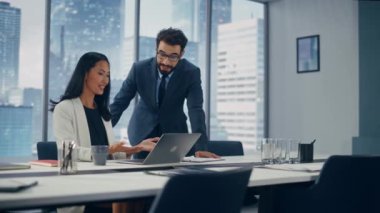 Ofis İki İş Adamları Toplantısı