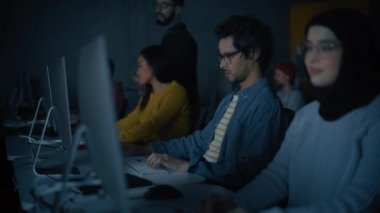 Çeşitli Öğrenciler Bilgisayar Bilimi Bilimi Sınıfı