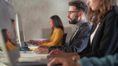 Çeşitli Öğrenciler Bilgisayar Bilimi Bilimi Sınıfı