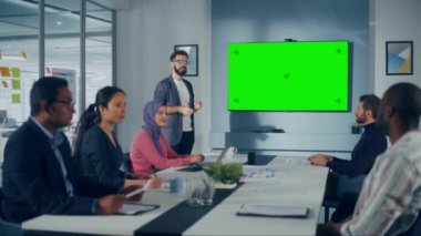 Ofis İş Toplantısı Yeşil Ekran Sunumu