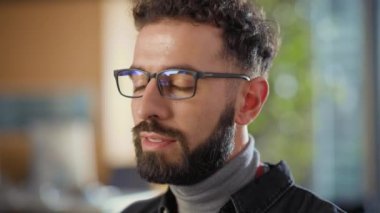 Üniversite Sınıfında Portre Öğrencisi