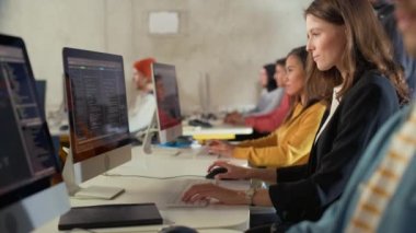 Çeşitli Öğrenciler Bilgisayar Bilimi Bilimi Sınıfı