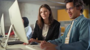 Üniversite Sınıfında Çeşitli Öğrenciler