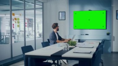 Ofis İşadamı Yeşil Ekran TV