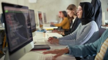 Çeşitli Öğrenciler Bilgisayar Bilimi Bilimi Sınıfı