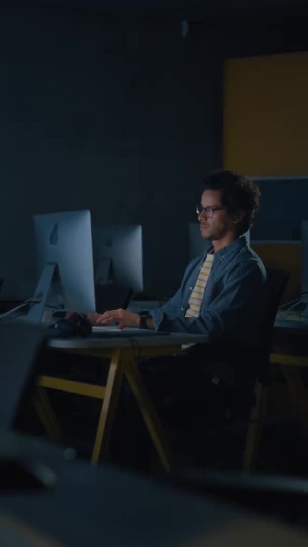 Vertical Screen Student Working on Computer Alone at Night — Stock Video