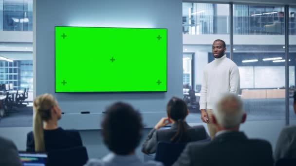 Презентация офисного собрания на зеленом экране — стоковое видео
