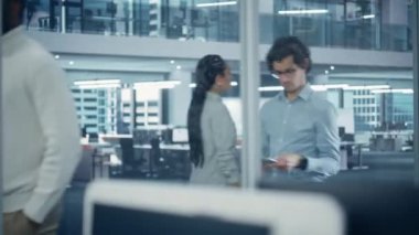 Ofisteki İşadamları