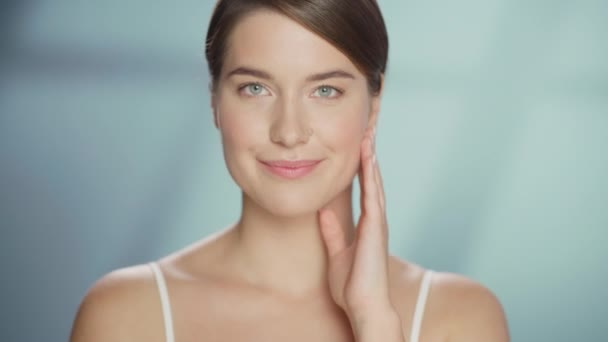 Close up kavkazský krása model — Stock video