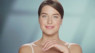 Kafkas Güzellik Modelini Kapat