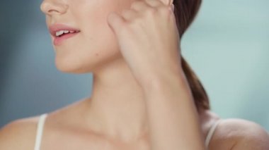 Kafkas Güzellik Modelini Kapat