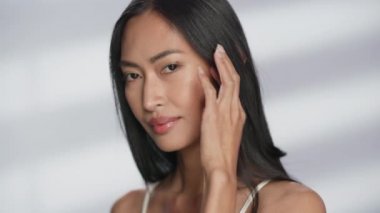 Yakın Çekim Asyalı Güzellik Modeli