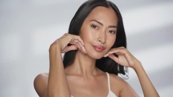 Primer plano retrato asiático belleza modelo — Vídeos de Stock