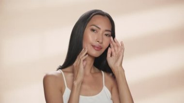 Yakın Çekim Asyalı Güzellik Modeli