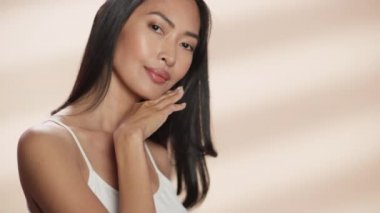 Yakın Çekim Asyalı Güzellik Modeli