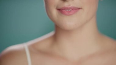 Kafkas Güzellik Modelini Kapat