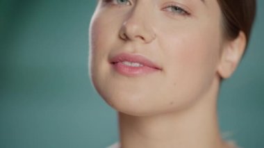 Kafkas Güzellik Modelini Kapat