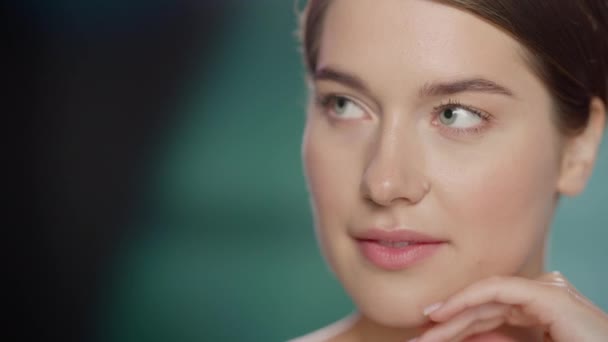 Close Up modello di bellezza caucasico — Video Stock