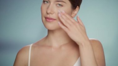 Kafkas Güzellik Modeli Cilt Bakımı