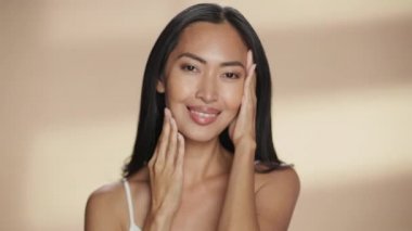 Yakın Çekim Asyalı Güzellik Modeli