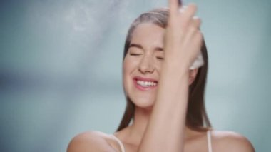 Kafkas Güzellik Modelini Kapat