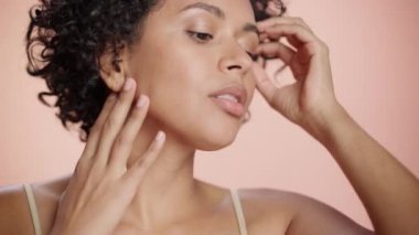 Siyah Güzellik Portresini Kapat