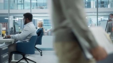 Ofiste Çalışan Yöneticiler Takımı