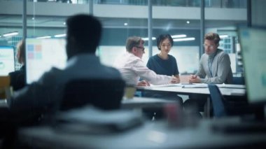 Ofiste Çalışan Yöneticiler Takımı