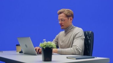 360 Degree Green Screen Businessman Using Laptop