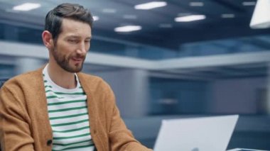 360 Degree Office Businessman Computer