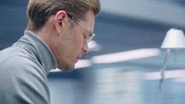 360 Degree Office Businessman Computer